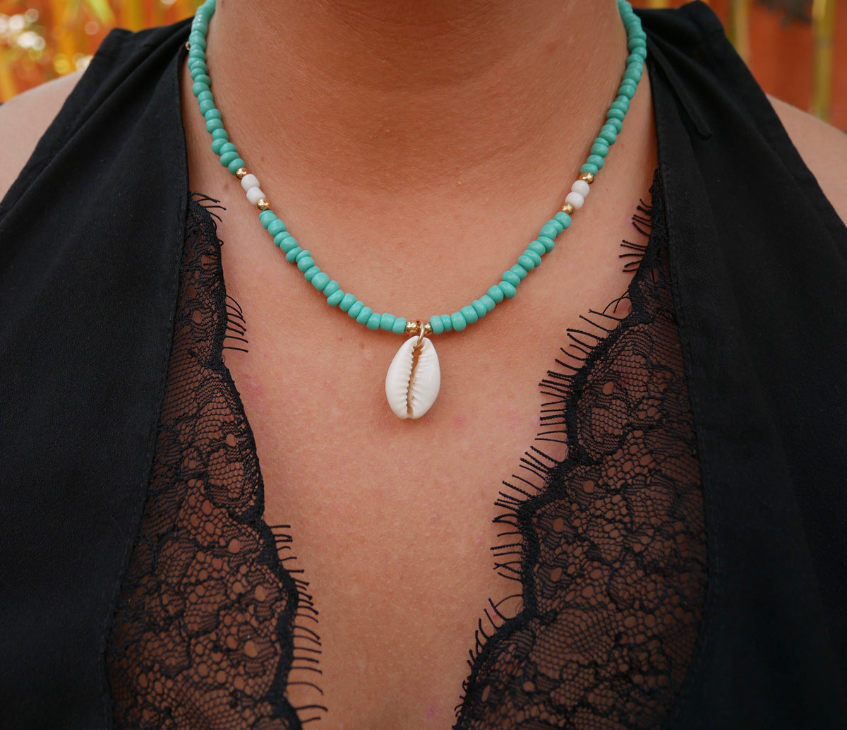 Collier Court En Perles De Rocaille - Blanc Nacré Et Dégradé De Bleu - Longueur 36-40 Cm - Neuf Avec étiquettes