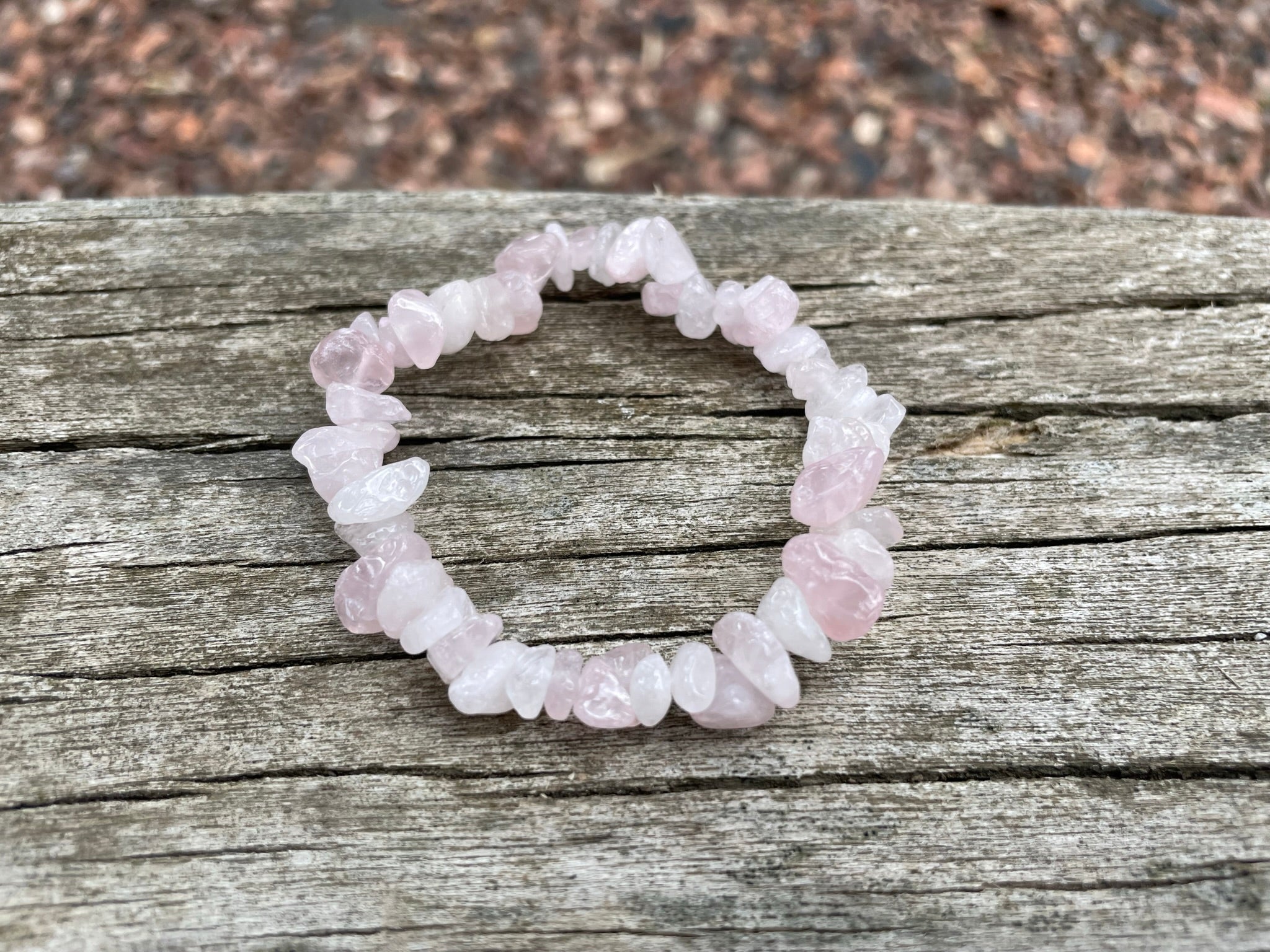 Bracelet de lithothérapie en Quartz Rose, perles forme chips, Made in France