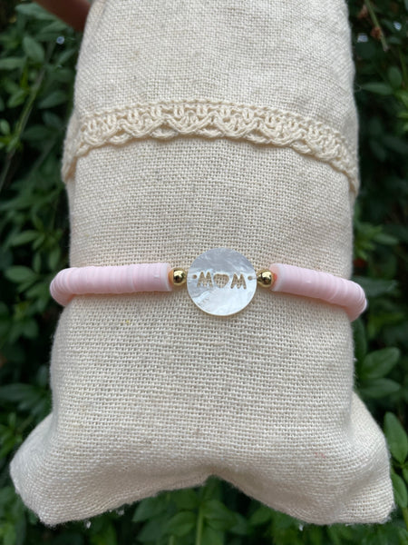 Bracelet élastique en perles Heishi et pièce de nacre MOM, Spécial Fête des Mères