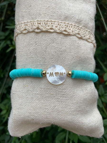 Bracelet élastique en perles Heishi et pièce de nacre MOM, Spécial Fête des Mères