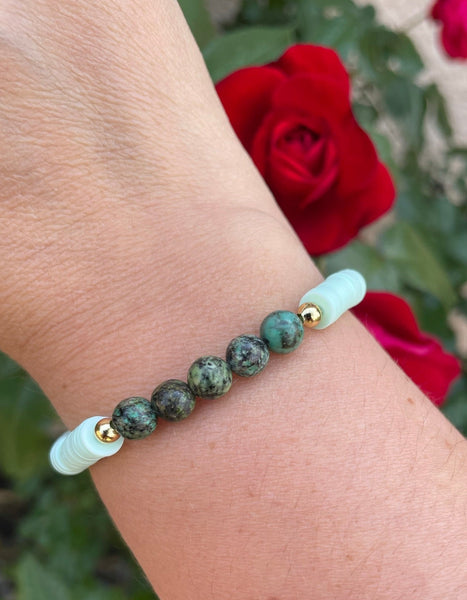 Bracelet élastique de lithothérapie en Turquoise Africaine foncée et perles Heishi