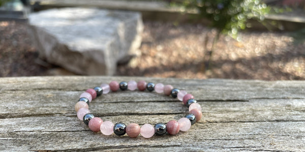 Bracelet élastique de Lithothérapie "Triple Protection" Quartz Rose, Hématite et Rhodochrosite, Made in France