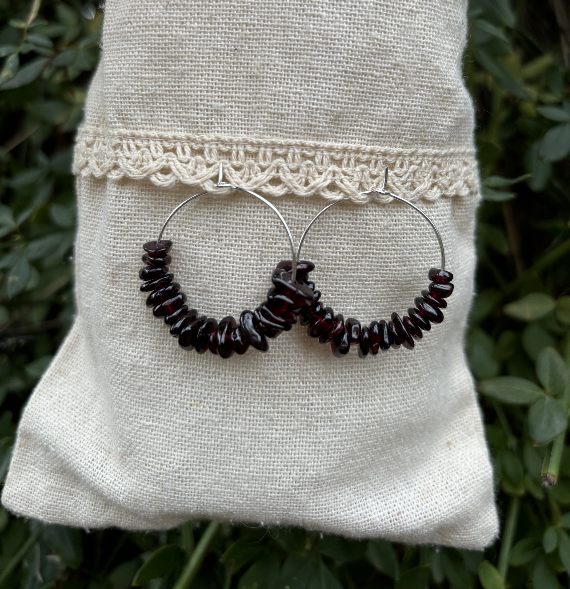Boucles d'oreilles créoles en Grenat, made in France