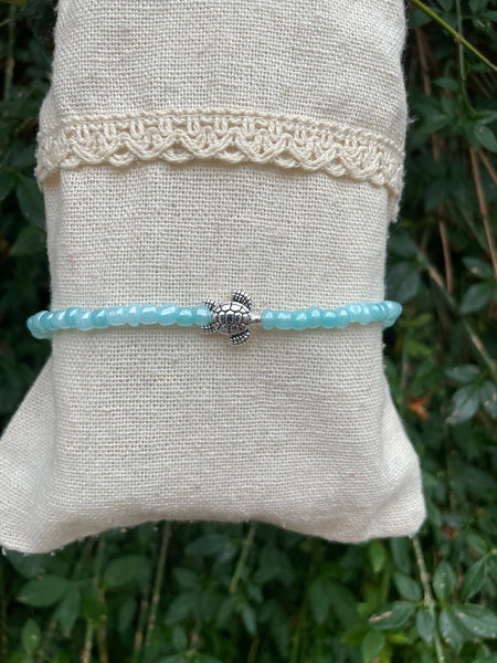 Chaîne de cheville en perles et tortue de mer