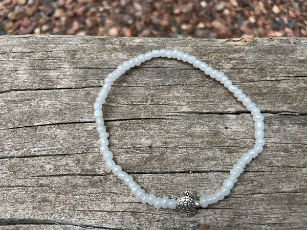 Chaîne de cheville en perles et tortue de mer