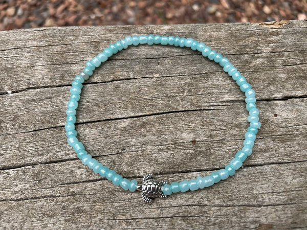 Chaîne de cheville en perles et tortue de mer
