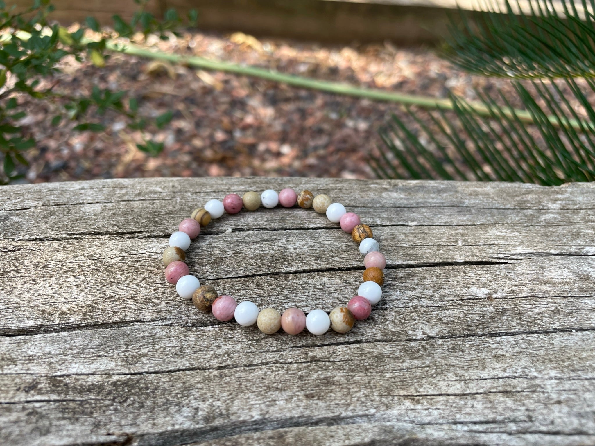 Bracelet élastique de Lithothérapie en Rhodochrosite, Howlite Blanche et Jaspe Paysage, Made in France