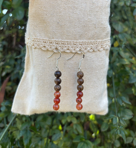Boucles d'oreilles pendantes en Sardonyx naturelle et bois wengé