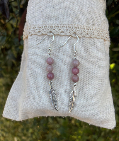 Boucles d'oreilles 3 perles en Rhodochrosite naturelle et breloque plume, Made in France