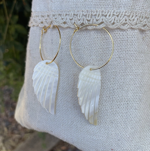 Boucles d'oreilles créoles et aile d'ange en nacre, Made in France