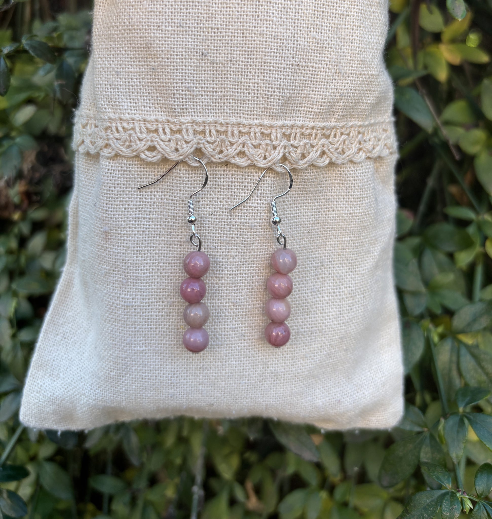 Boucles d'oreilles pendantes en Rhodochrosite naturelle, Made in France