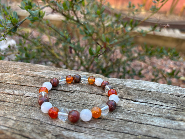 Bracelet élastique Spécial Fertilité et Fécondité en Cristal de Roche, Pierre de Lune, Cornaline et Jaspe Rouge