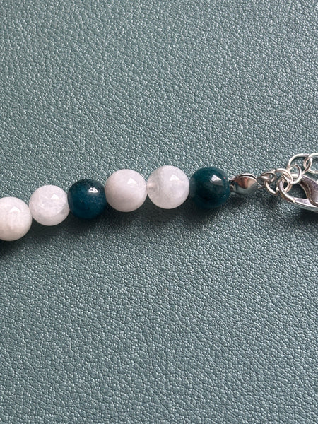 Collier ou Ras de cou en Pierre de lune et Apatite, Lithothérapie