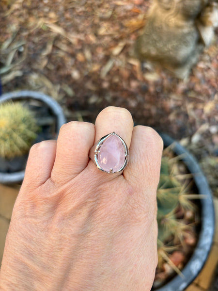 Bague en Quartz Rose pierre naturelle cabochon forme goutte