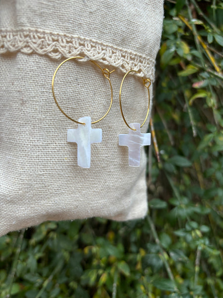 Boucles d'oreilles créoles et Croix en nacre, Made in France