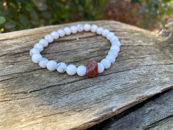 Bracelet élastique de lithothérapie en Howlite et Jaspe Rouge