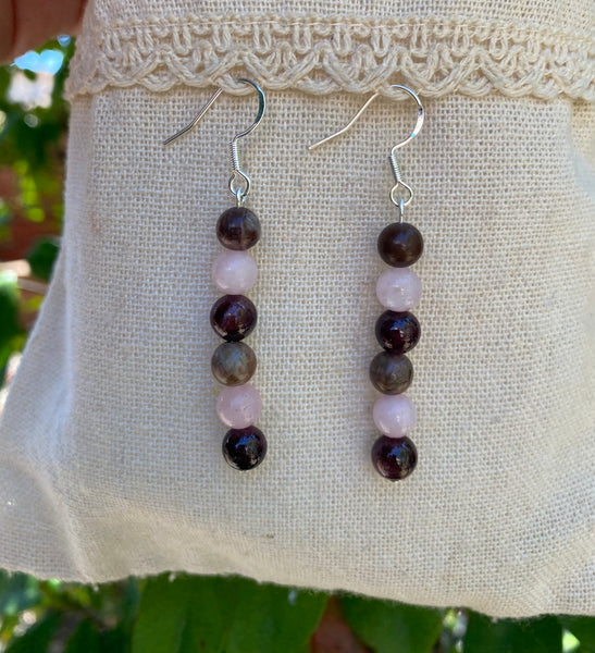 Boucles d'oreilles pendantes "Triple Protection" Quartz Rose, Grenat et Rhodonite