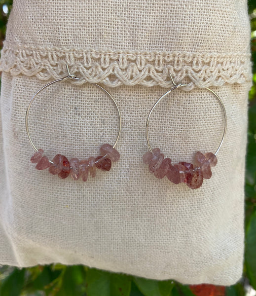 Boucles d'oreilles créoles en Quartz Fraise, perles chips