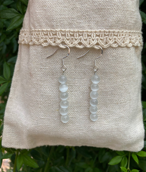 Boucles d'oreilles pendantes en Sélénite naturelle