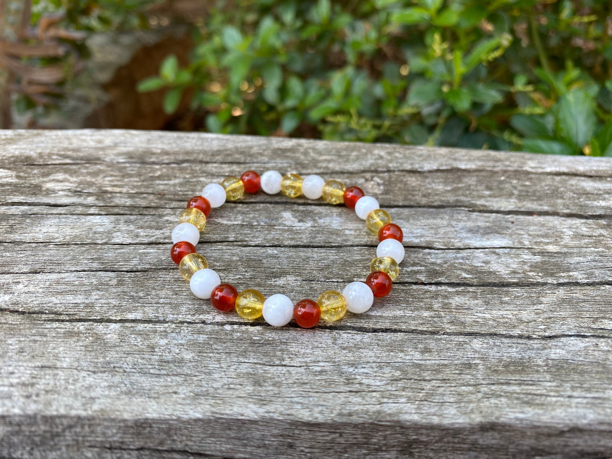 Bracelet élastique de Lithothérapie "Triple Protection" Pierre de Lune, Citrine et Cornaline