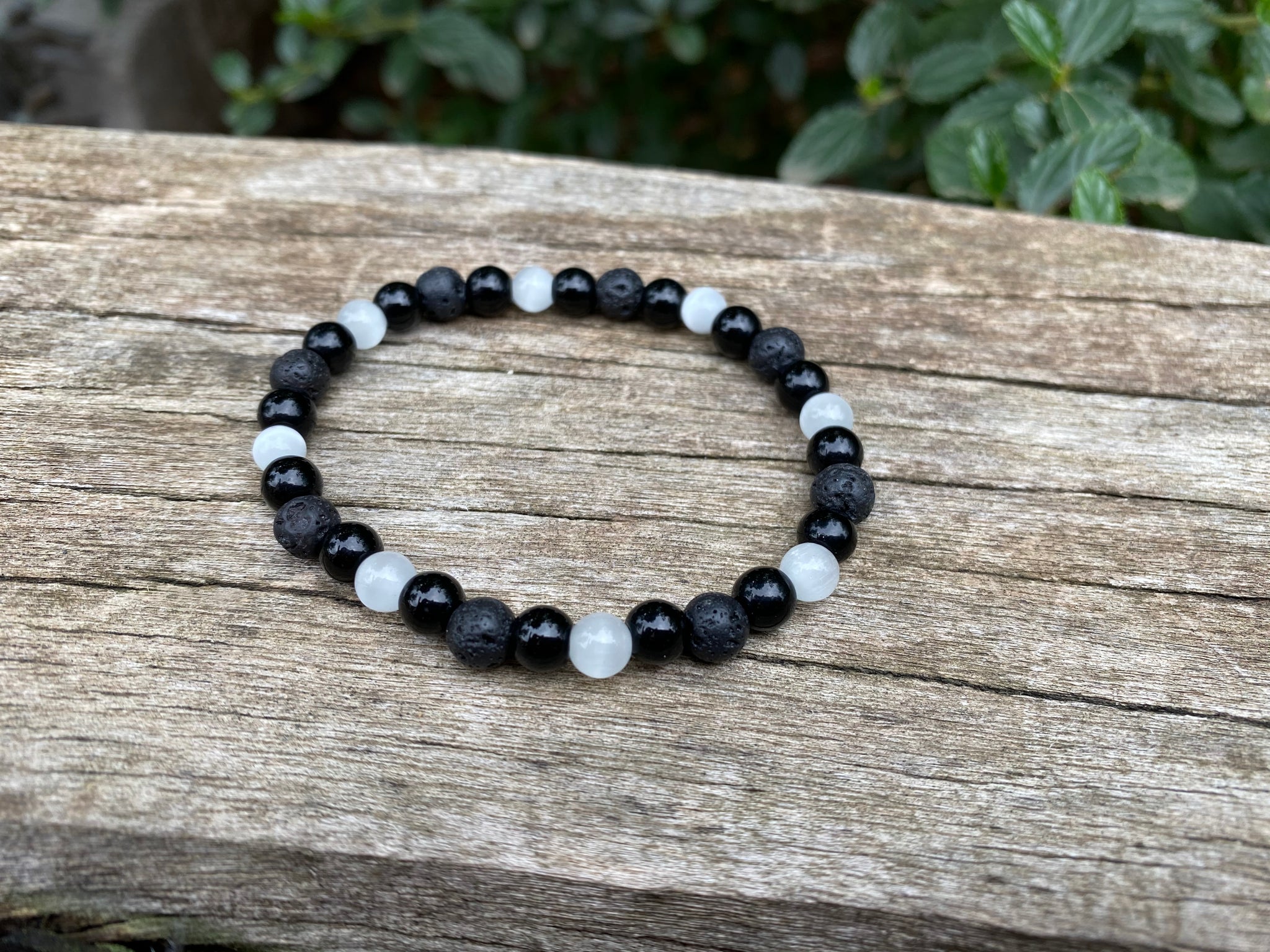 Bracelet élastique de Lithothérapie "Triple Protection" Pierre de lune, Pierre de lave et Onyx