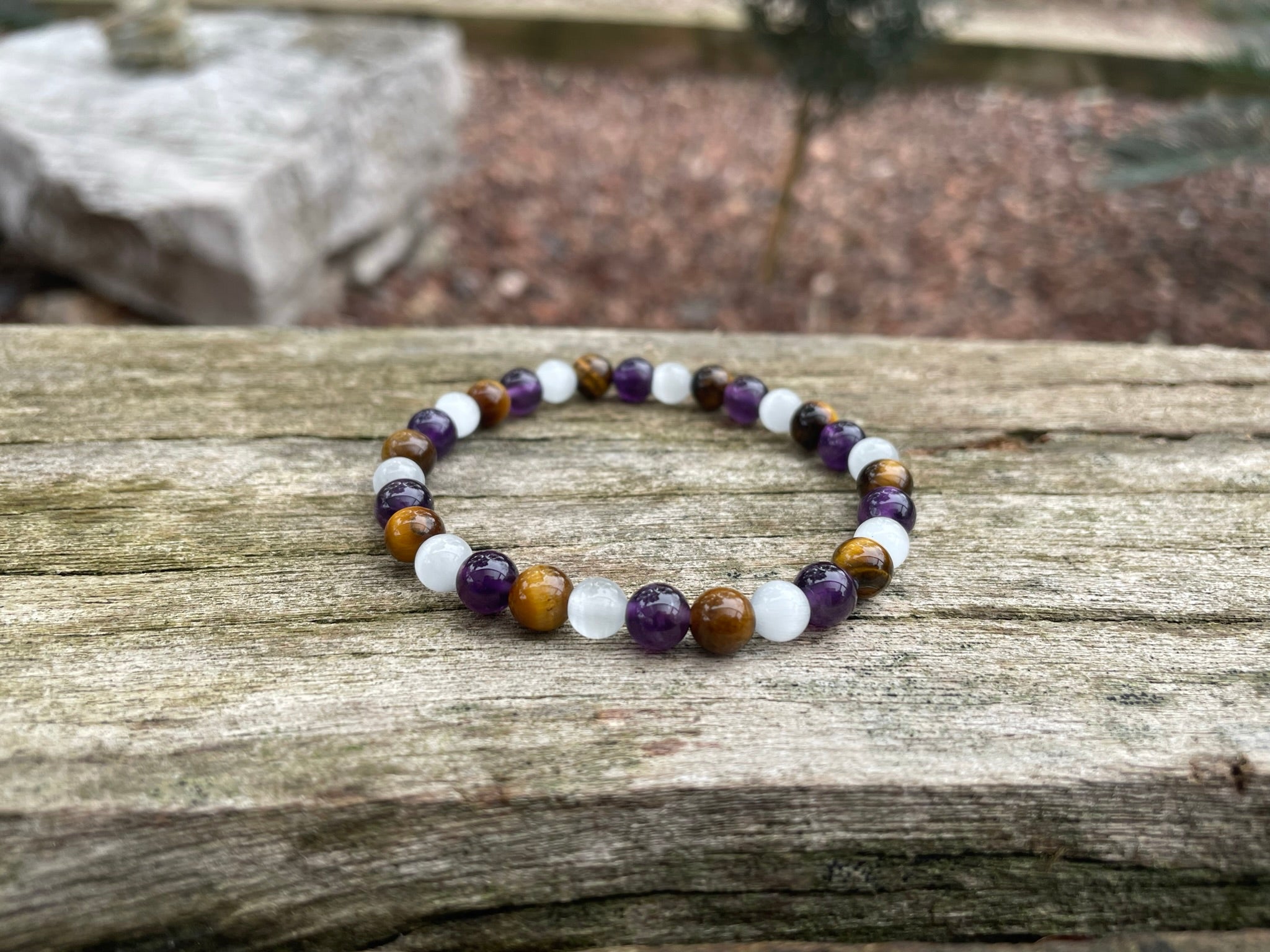 Bracelet de lithothérapie en Améthyste, Oeil de Tigre et Sélénite