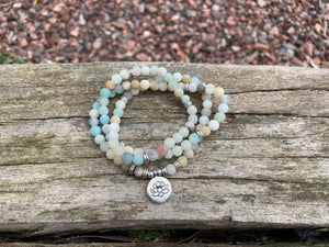 Bracelet Mala 108 perles en Amazonite et médaille symbole fleur de Lotus