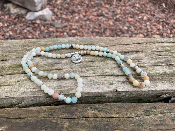 Bracelet Mala 108 perles en Amazonite et médaille symbole fleur de Lotus
