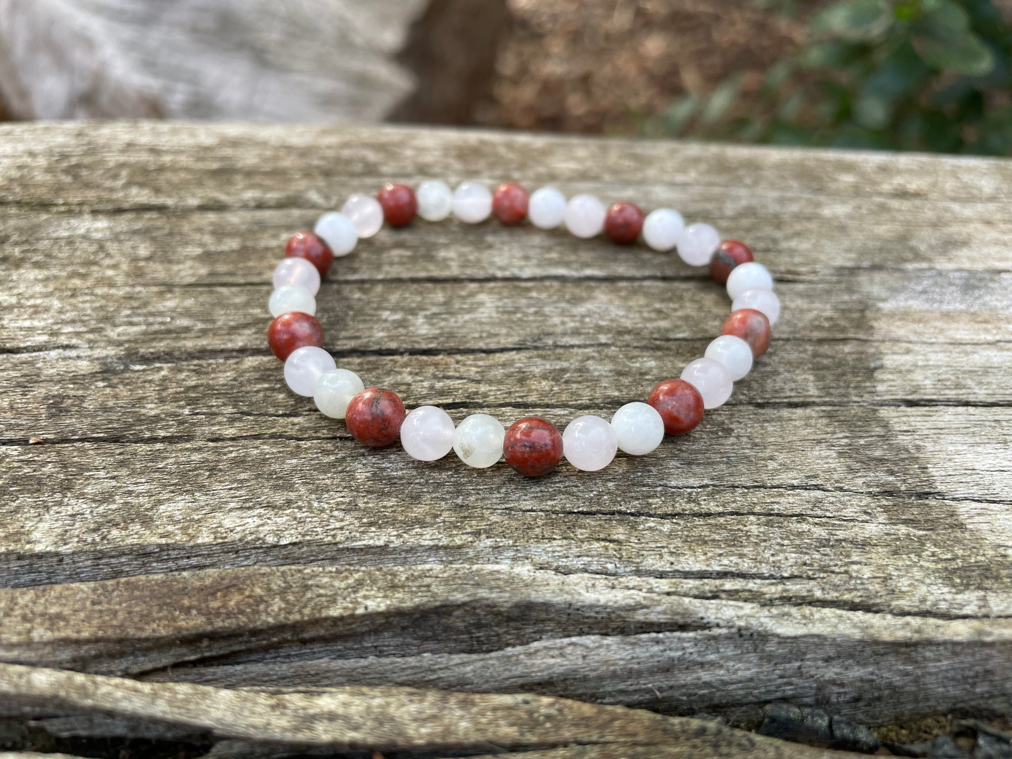 Bracelet en pierres naturelles Pierre de lune , Pierre de soleil et Quartz  rose