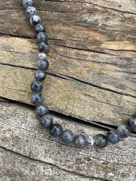 Bracelet Mala tibétain en Labradorite et breloque Lotus