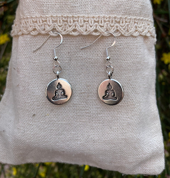 Boucles d'oreilles avec breloque argentée