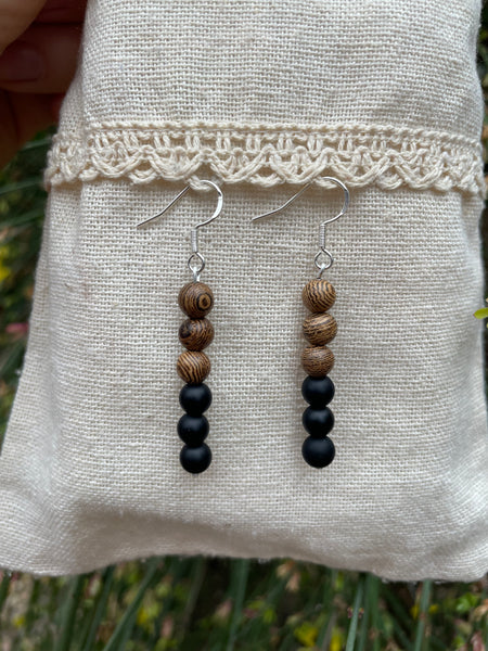Boucles d'oreilles pendantes en Agate noire mate naturelle et bois Wengé