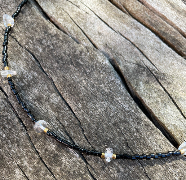 Collier en perles Miyuki Delica et cristal de roche