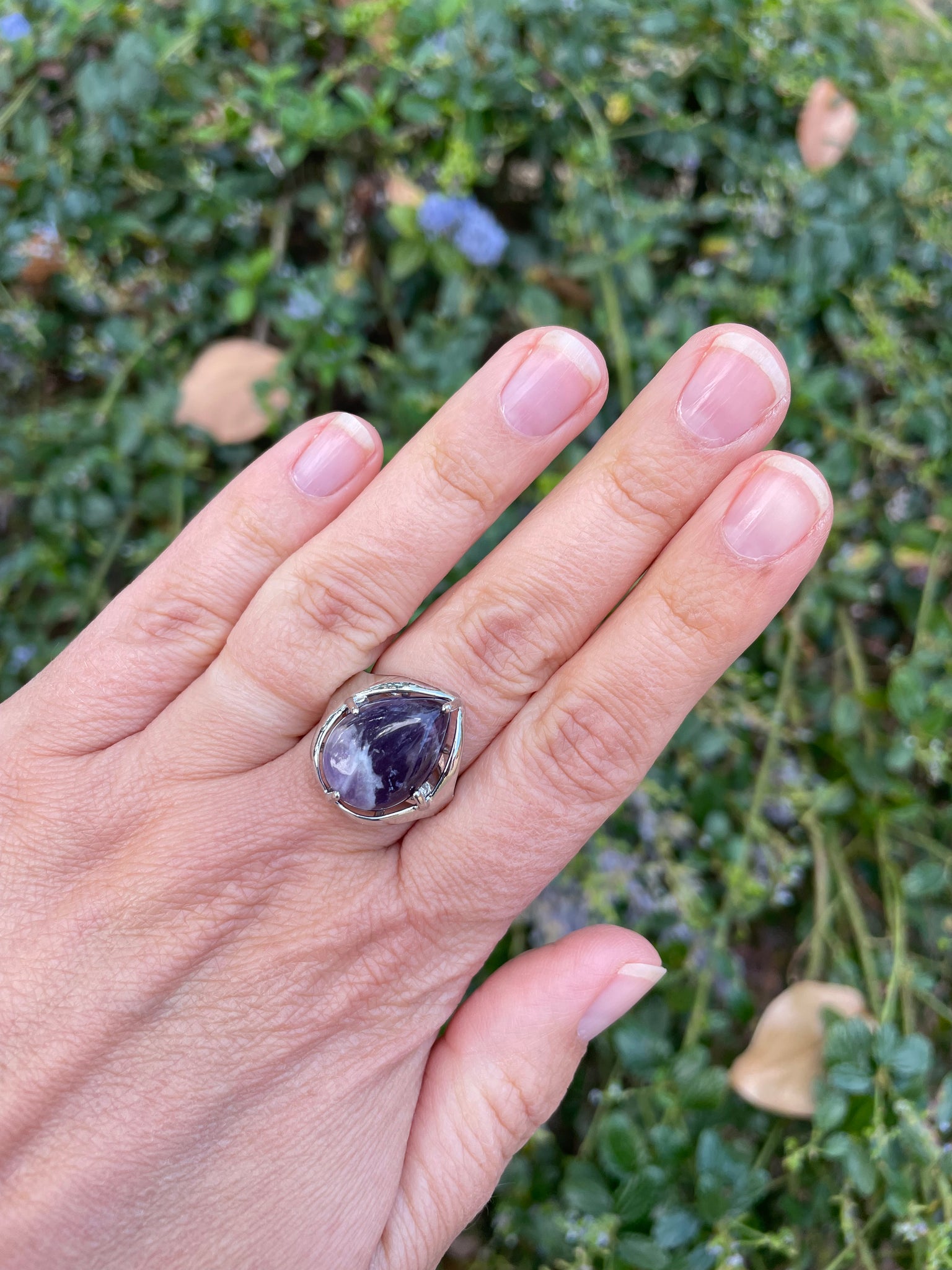 Bague réglable en Améthyste cabochon forme goutte