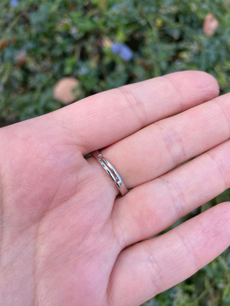Bague réglable en Améthyste cabochon forme goutte