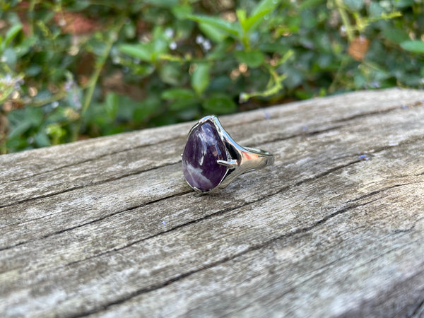 Bague réglable en Améthyste cabochon forme goutte