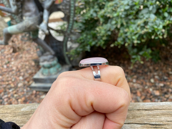 Bague réglable Pierre ovale en Quartz Rose naturel