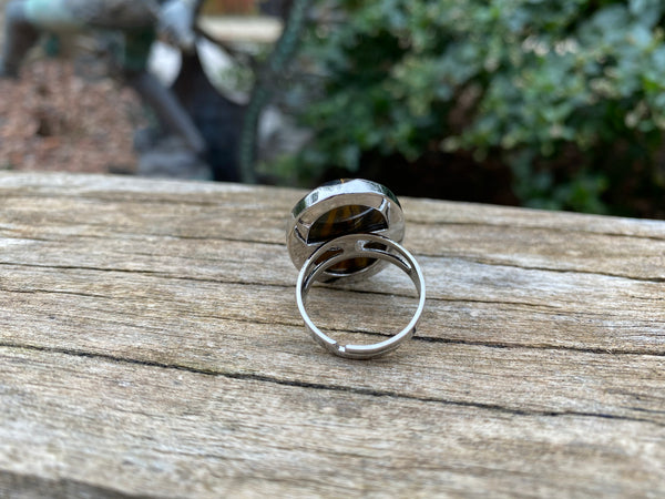Bague réglable Pierre ovale en Oeil de Tigre naturel