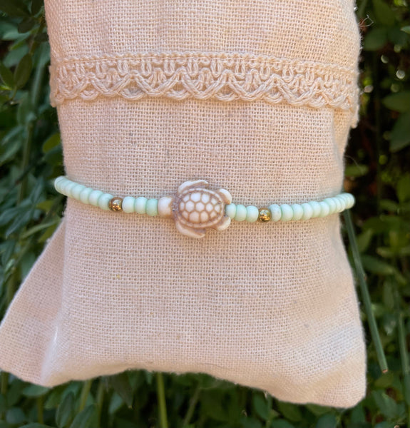 Chaîne de cheville perles et tortue de mer