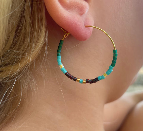 Boucles d'oreilles créoles dorées en perles Miyuki