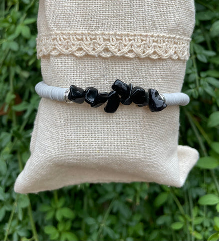 Bracelet élastique en Onyx et perles Heishi