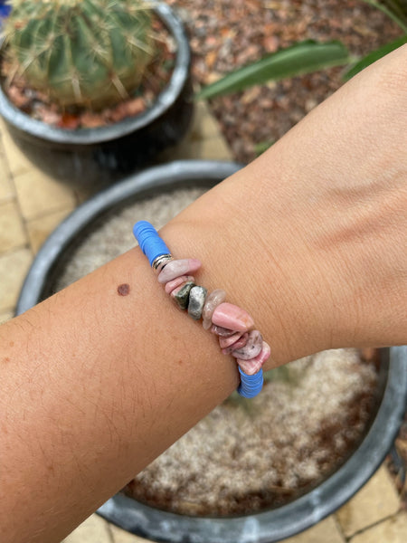 Bracelet élastique en Rhodochrosite et perles Heishi