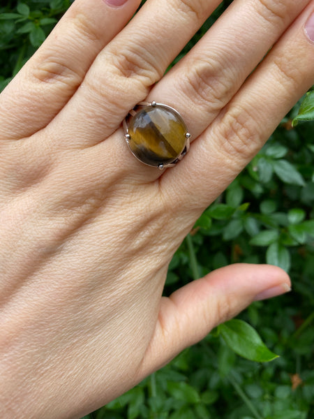 Bague réglable ronde en Oeil de Tigre naturel
