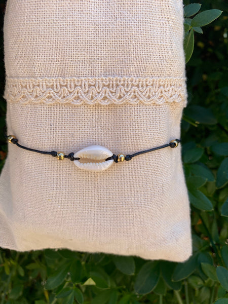 Chaîne de cheville avec coquillage Cauri et perles dorées