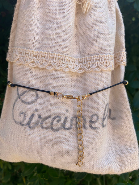 Chaîne de cheville avec coquillage Cauri et perles dorées