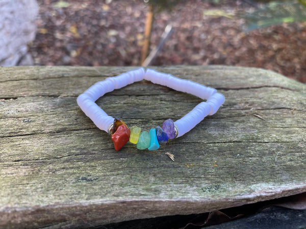 Bracelet élastique perles Heishi et pierres naturelles 7 chakras