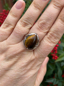 Bague réglable en Oeil de Tigre naturel cabochon forme goutte