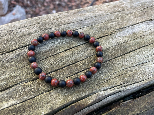Bracelet élastique en Agate noire mate et Jaspe Rouge