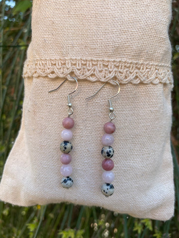 Boucles d'oreilles pendantes "Triple Protection" Quartz Rose, Jaspe Dalmatien et rhodochrosite
