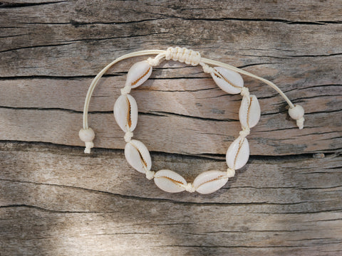 Bracelet beige réglable en coquillages Cauris